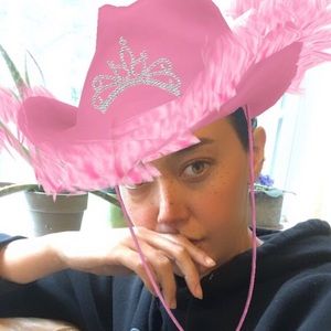 Meet your Posher, Shan